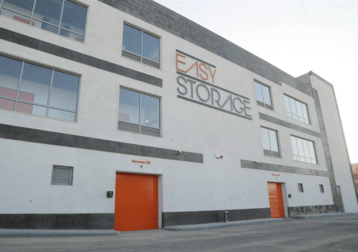 EasyStorage Hizam Road — modern white facility exterior with EASY STORAGE branding